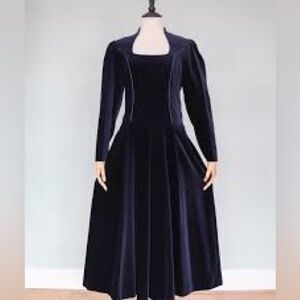 LAURA ASHLEY VINTAGE Women’s Navy Blue Velvet Long 80’s 90’s Fit N Flare Dress